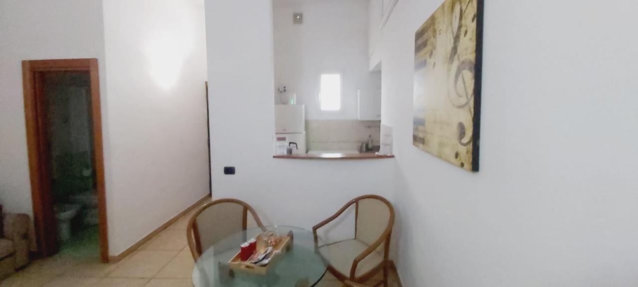 Mamo1 - Appartamento In Pieno Centro Citta Bari Exteriér fotografie