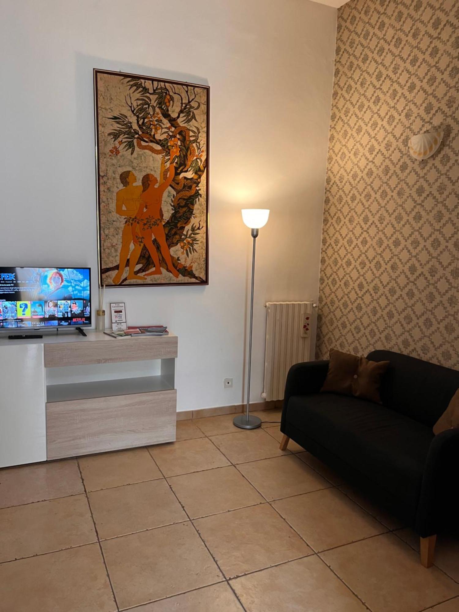 Mamo1 - Appartamento In Pieno Centro Citta Bari Exteriér fotografie